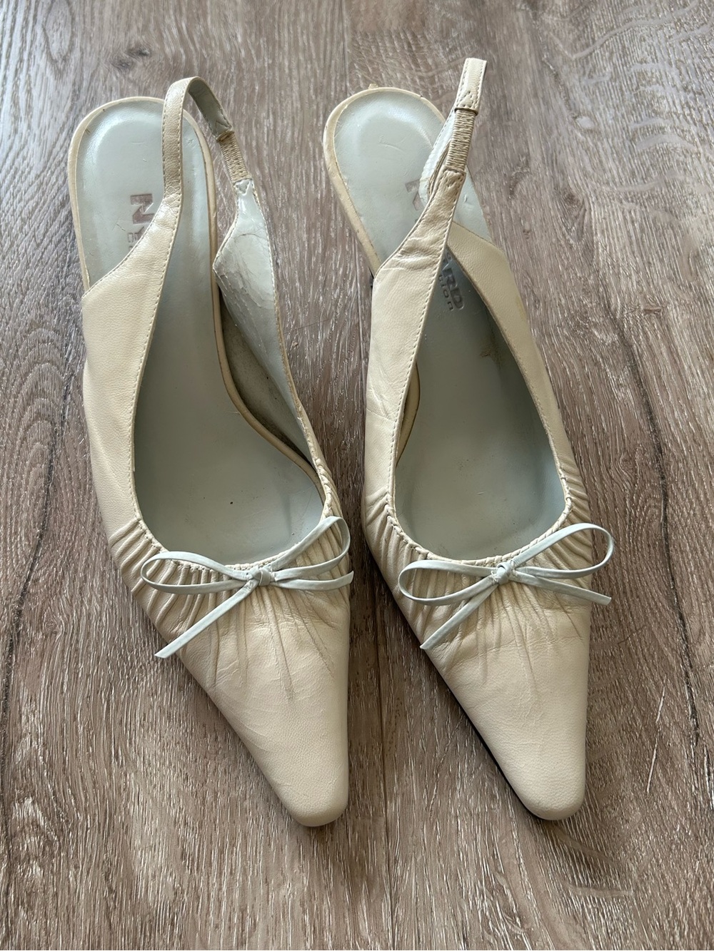 Vintage Beige Leather Kitten Heel Slingback Pointed-Toe with Bow